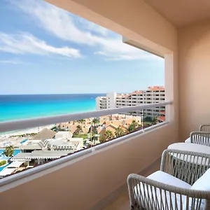 Wyndham Grand & Hotel Cancún